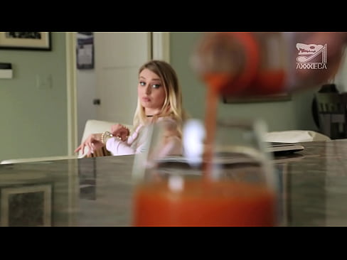 ❤️ Intombazana eshushu enamabele amakhulu kunye ne-pussy eqinile ifumana inkuku kwilahleko, kodwa inzima kakhulu kwi-xh.pornpk.ru ❤